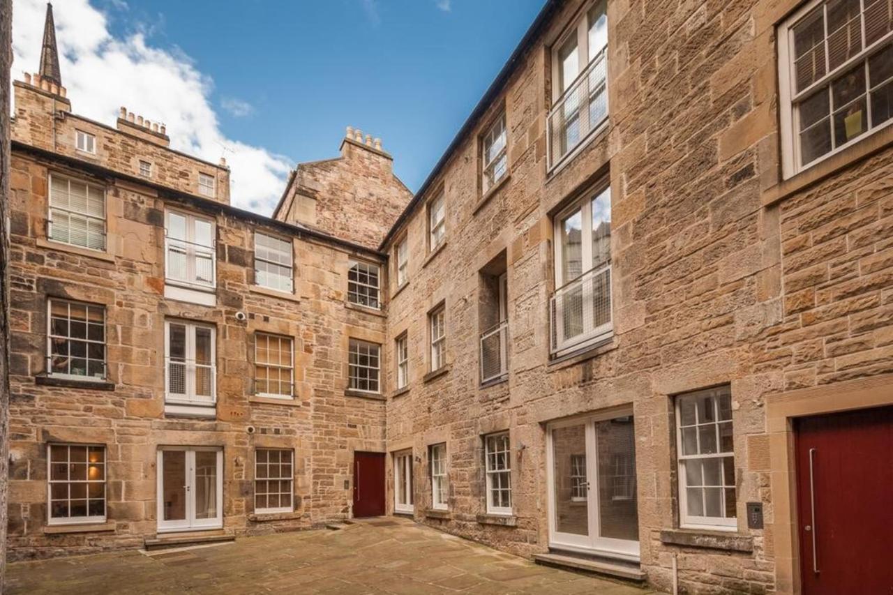 Bright And Stylish Apartment - Old Town Edinburg Exteriör bild