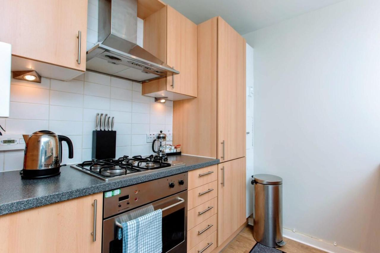 Bright And Stylish Apartment - Old Town Edinburg Exteriör bild
