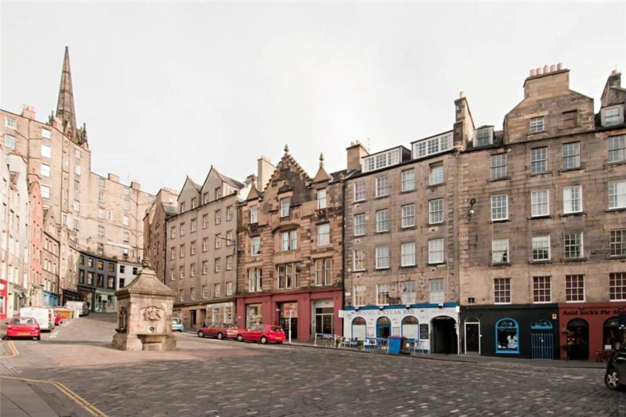 Bright And Stylish Apartment - Old Town Edinburg Exteriör bild