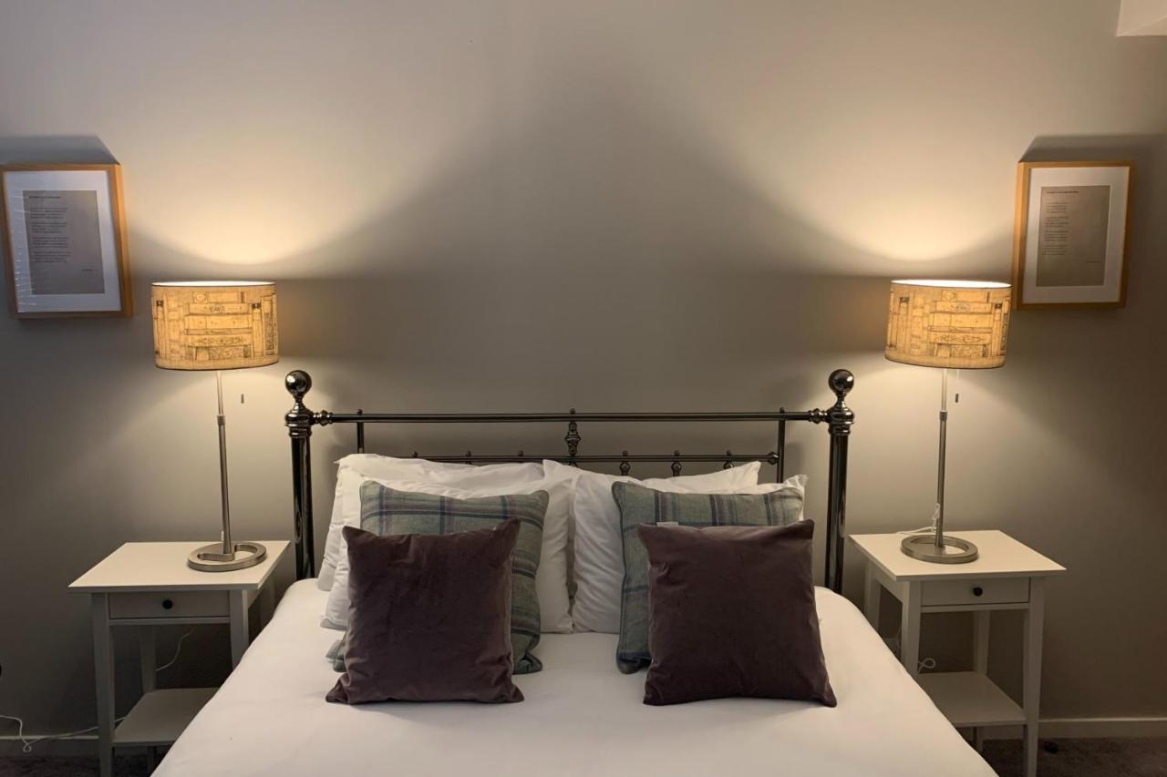 Bright And Stylish Apartment - Old Town Edinburg Exteriör bild