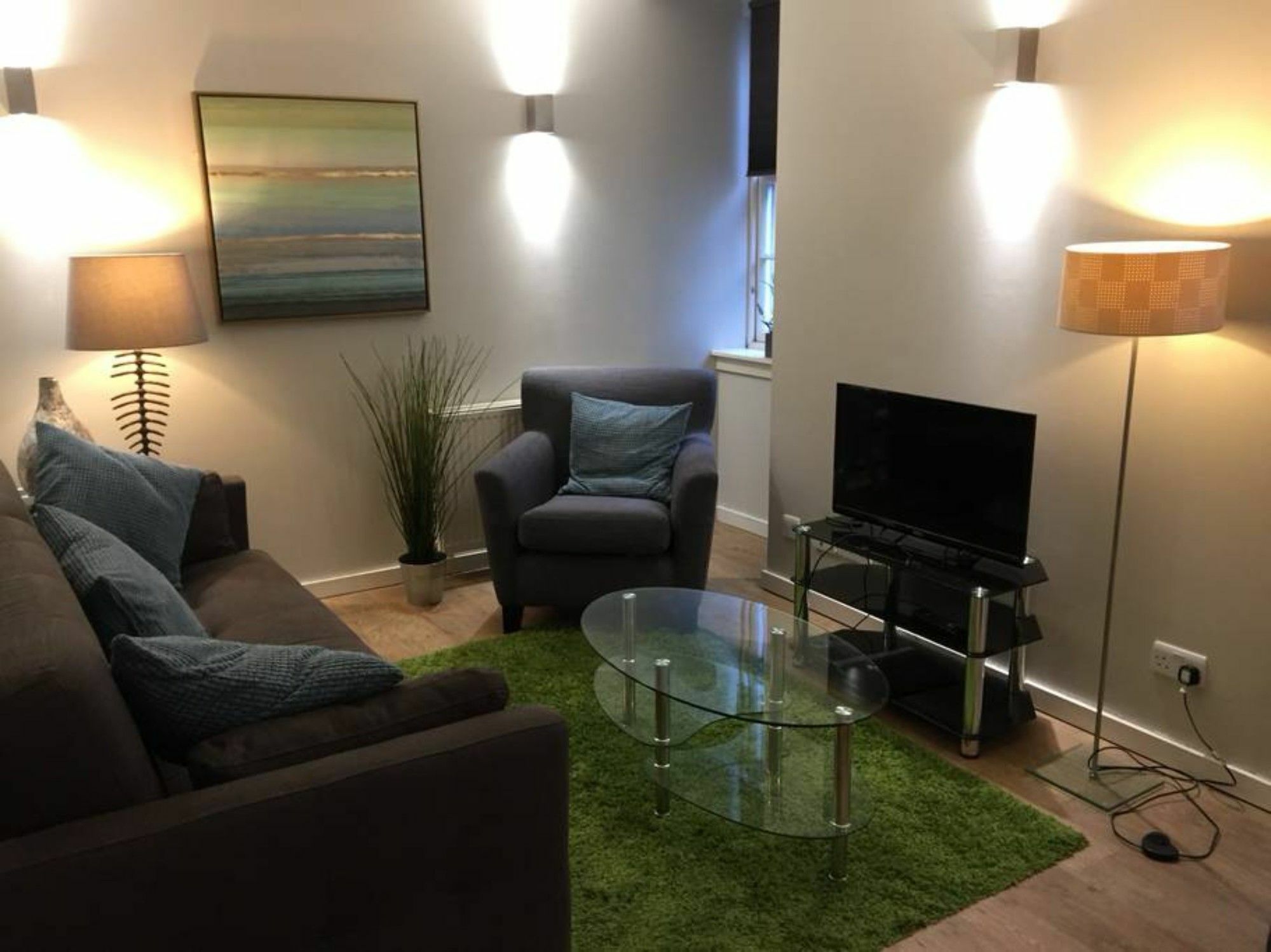 Bright And Stylish Apartment - Old Town Edinburg Exteriör bild