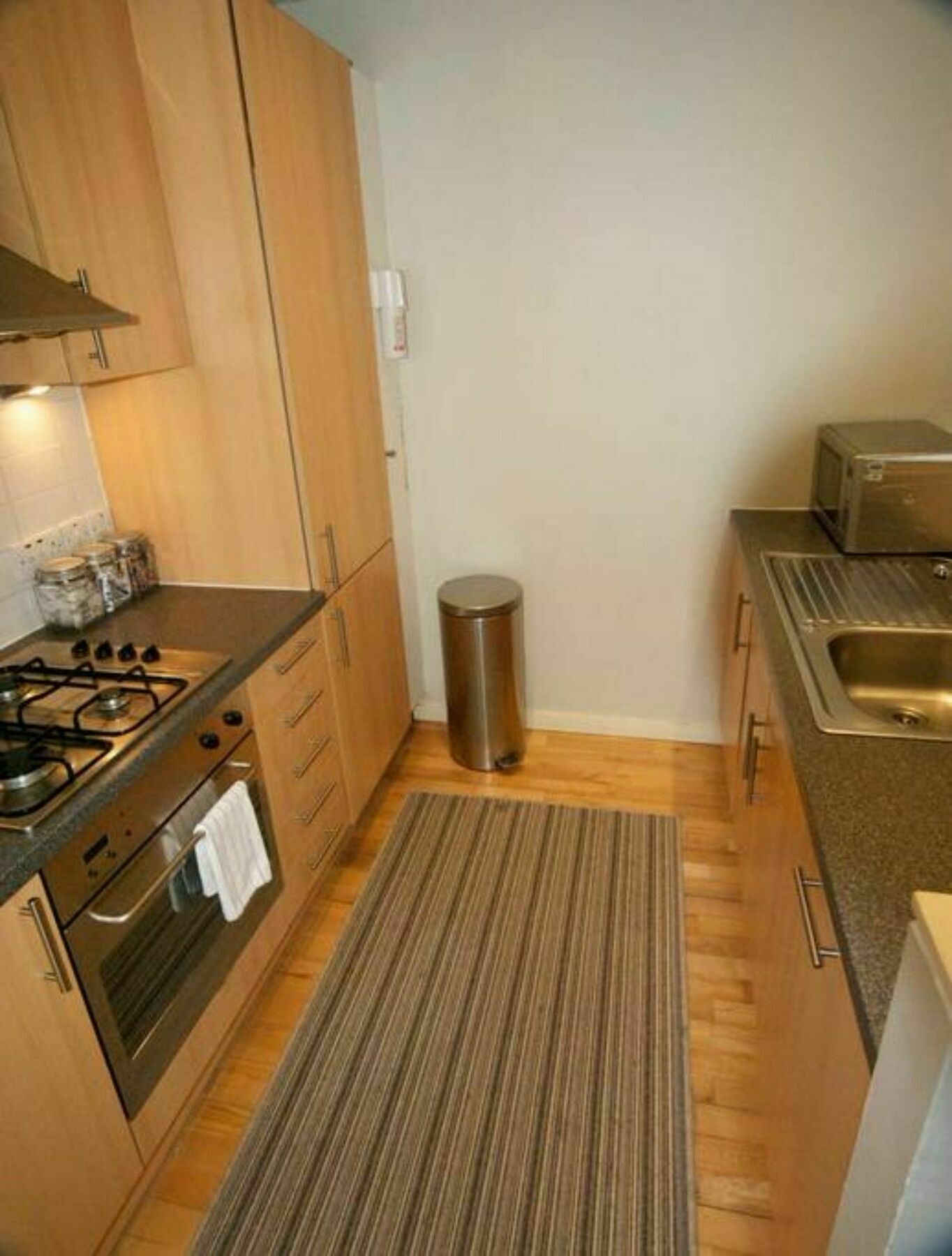 Bright And Stylish Apartment - Old Town Edinburg Exteriör bild